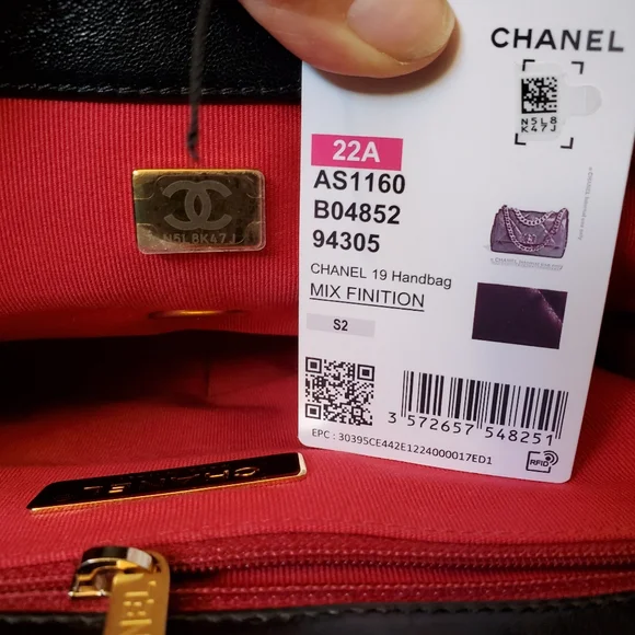 Chanel 19 flap black mixed hard ware small bag - Picture 8 of 13